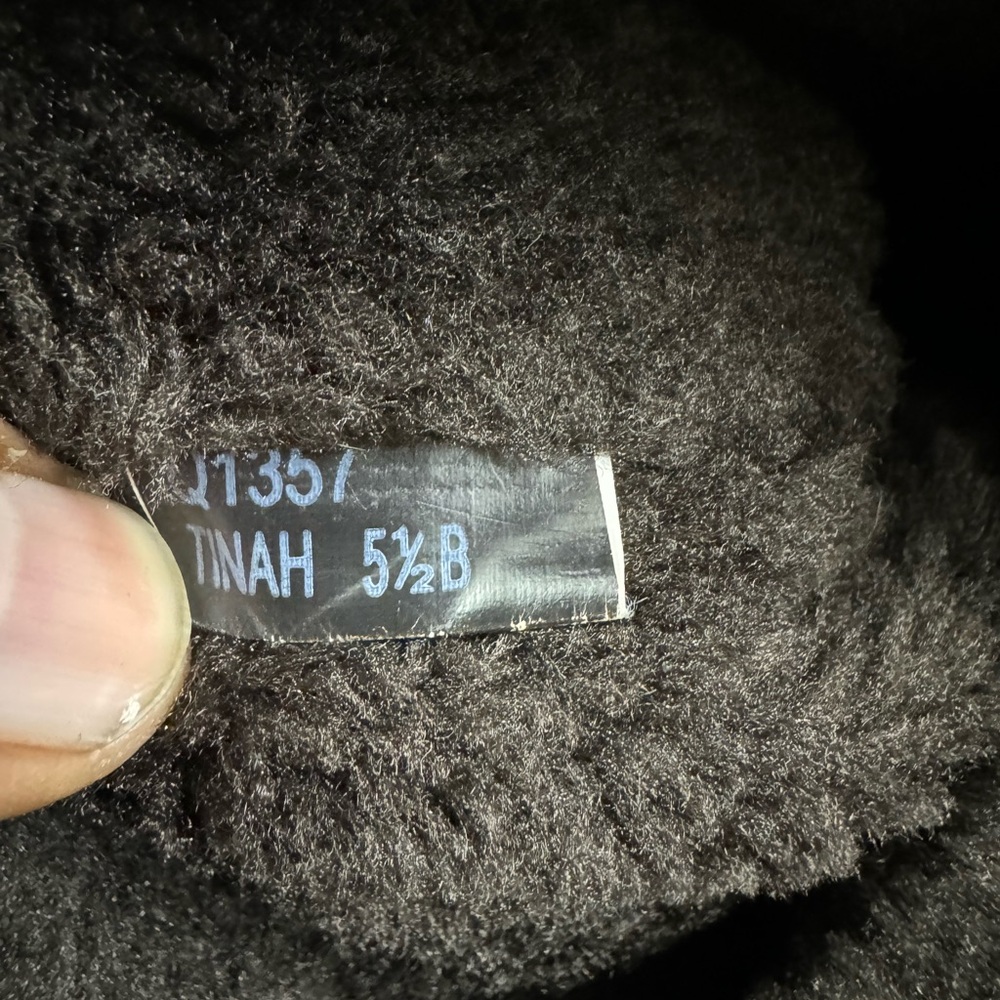 COACH TINAH Q1357 SIGNATURE Logo Size 5 1/2B Fleece lined, Warm & Cozy Boot - Picture 2 of 8